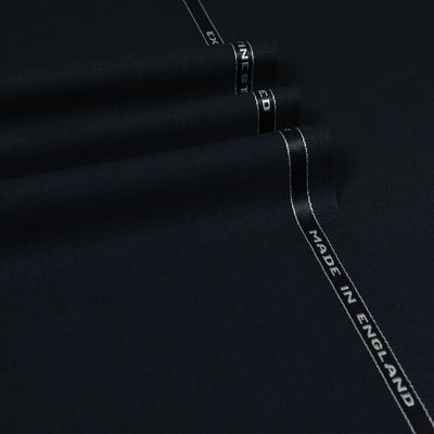 Standeven / Deep Navy Plain Weave / 100% High Twist Wool / 220gms / 27033