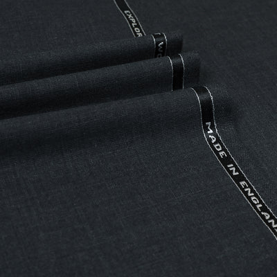 Standeven / Mid Grey Plain Weave / 100% Super 120s Wool / 220gms